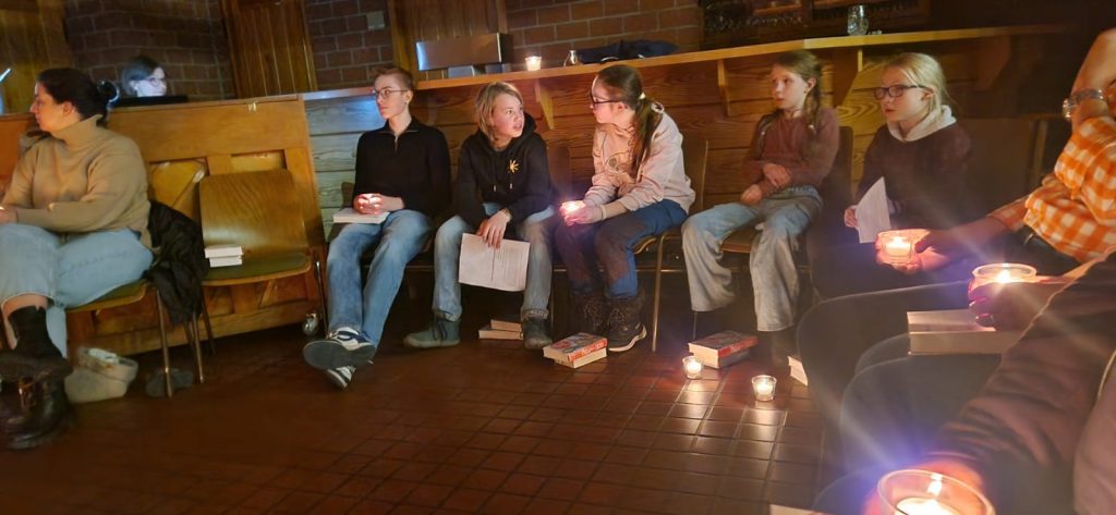 2025-12-18_Türen öffnen im Advent_Messdiener_4efa4b5fe_PJP