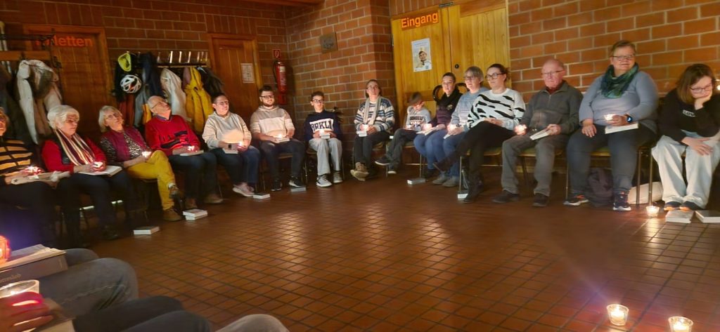 2025-12-18_Türen öffnen im Advent_Messdiener_565328d5_PJP